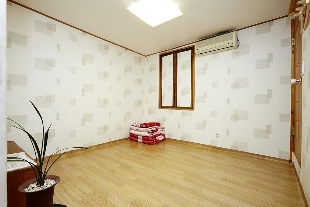 Vine Hanok Guesthouse Seoul Ruang foto