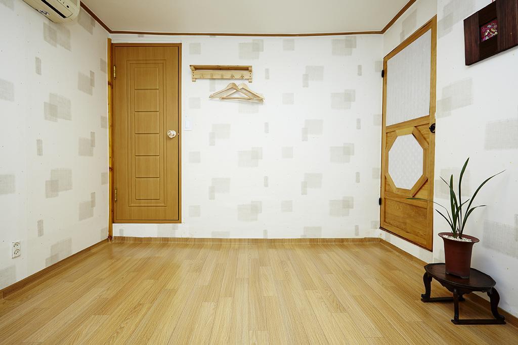 Vine Hanok Guesthouse Seoul Ruang foto