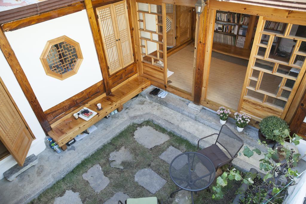 Vine Hanok Guesthouse Seoul Bagian luar foto