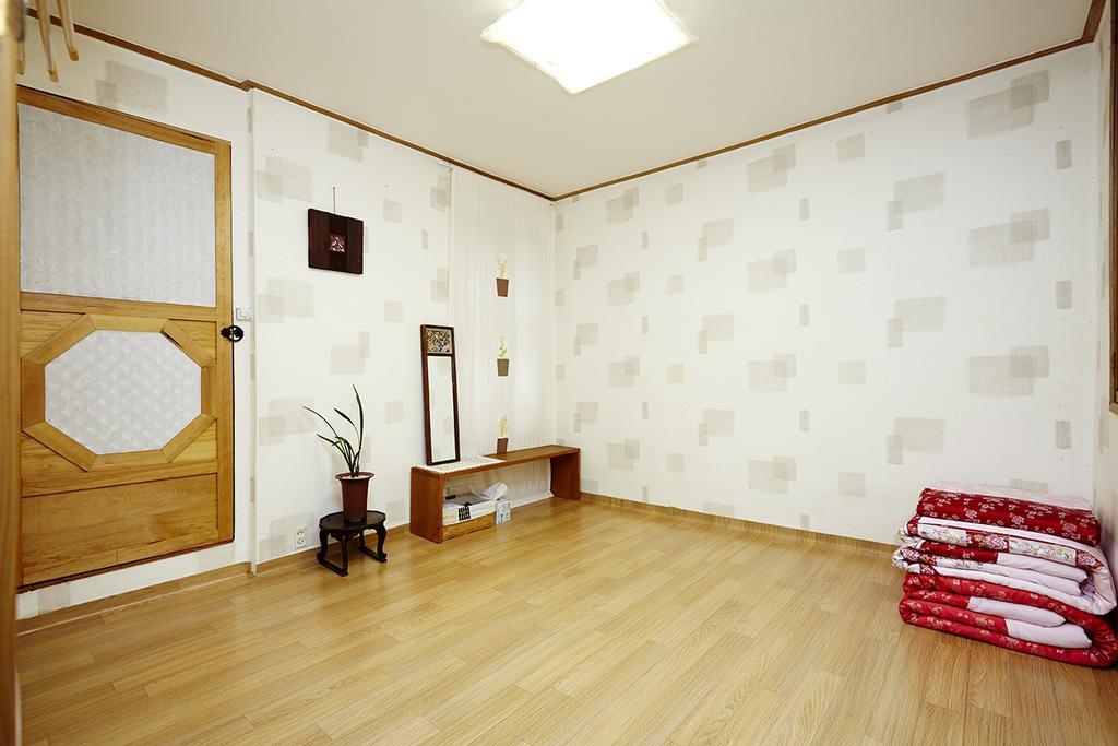 Vine Hanok Guesthouse Seoul Ruang foto