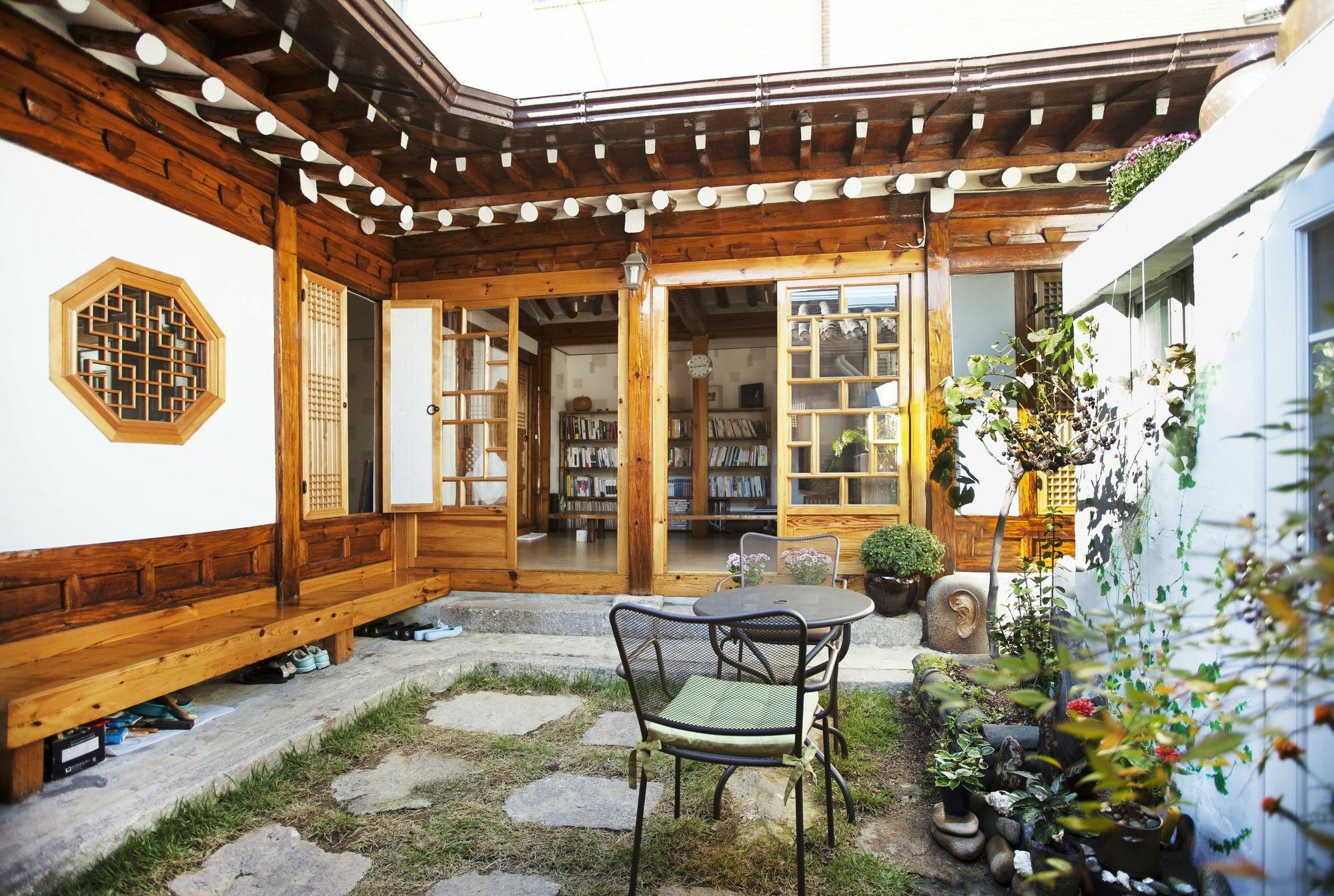 Vine Hanok Guesthouse Seoul Bagian luar foto